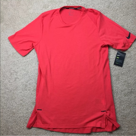 nike men's chalk tee